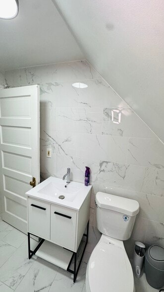 Building Photo - 6646 McCallum St