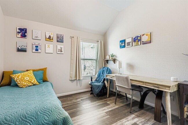 Building Photo - 202 Pulitzer Dr