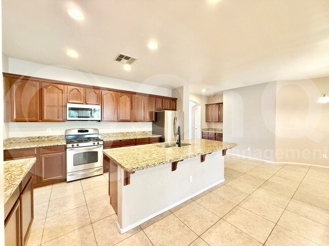Building Photo - 2849 E Fandango Dr