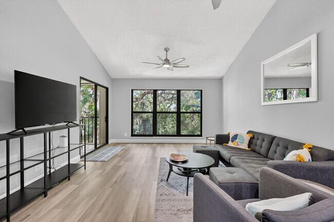 Building Photo - 5230 SE Seascape Way