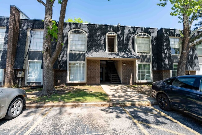 Primary Photo - 2 Bed / 2 Bath Condo in Central Tulsa!
