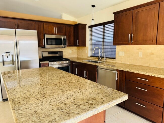 Building Photo - 3211 E Menadota Dr