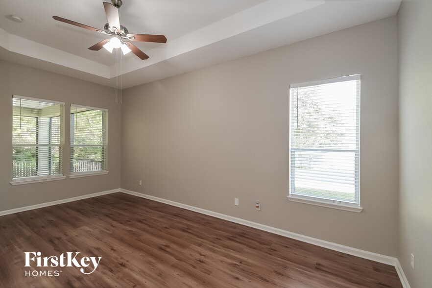 Building Photo - 466 Hefferon Dr