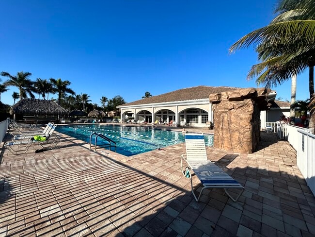 Building Photo - 7871 Lake Sawgrass Loop