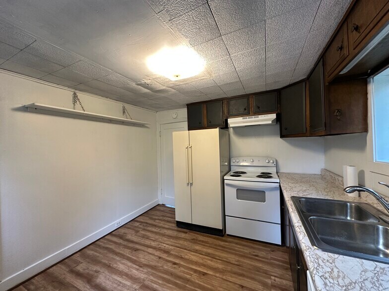 kitchen - 15210 42nd Ave S