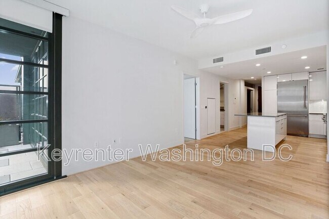 Building Photo - 45 Sutton Square SW