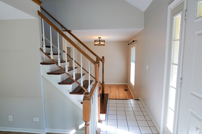 Building Photo - 1417 Queensgreen Cir