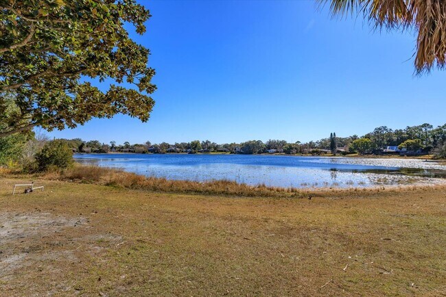 Building Photo - Updated 4-Bedroom Longwood Rental with Pool & Lawn Care Included – Move-In Ready