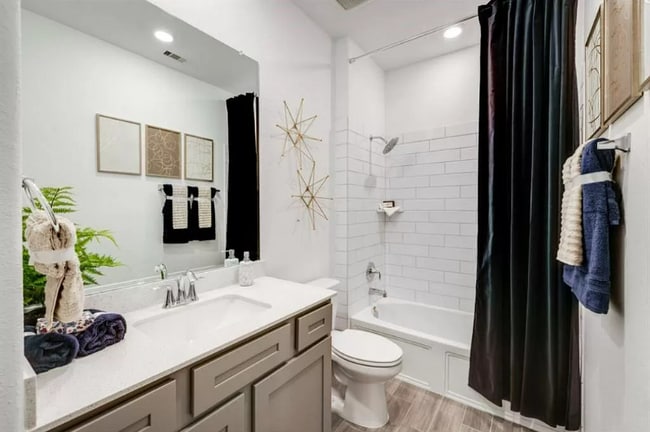 Building Photo - 4135 Balboa Dr