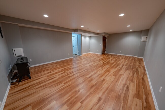 Building Photo - 3400 Riverstone Ct