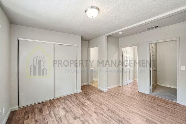 Building Photo - Updated 3-Bed, 2-Bath Bungalow on Spacious...