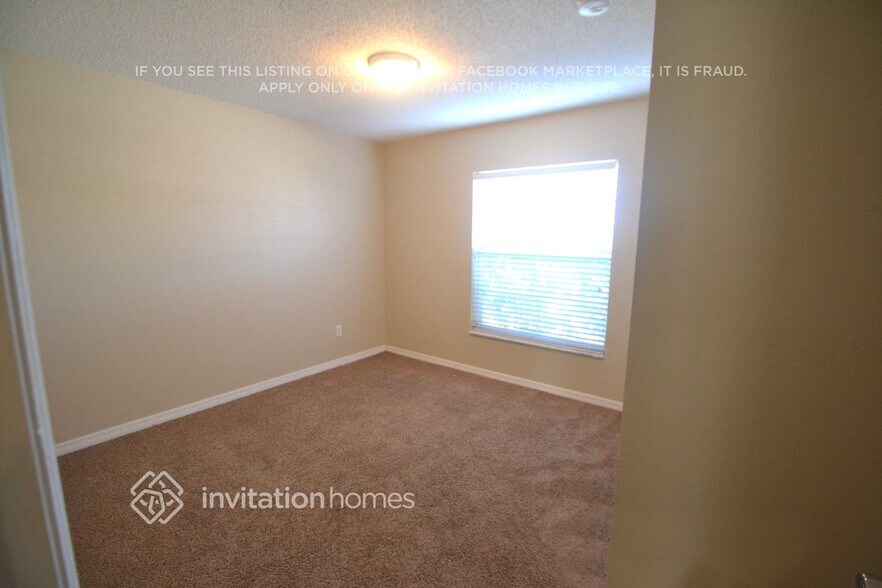 Building Photo - 727 Versailles Ln