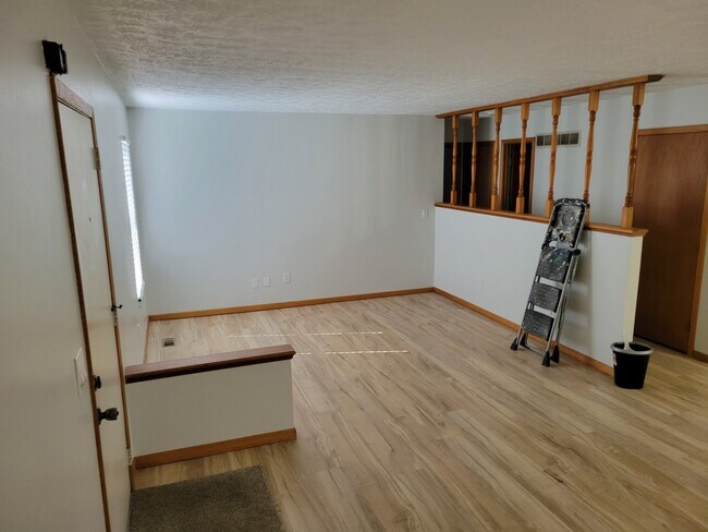 Building Photo - 424 Heritage Cir