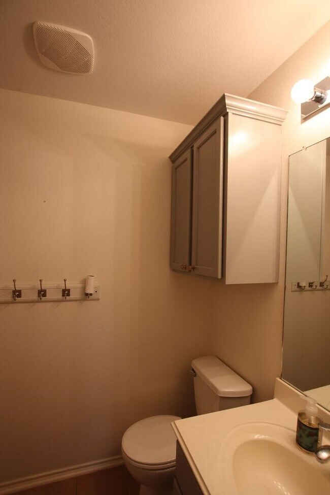 Building Photo - Tour Today! 4 bedroom 2 Bathroom in WHISD!