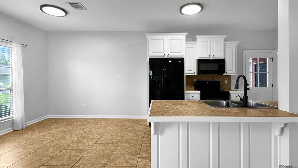 Building Photo - 10816 Field Pointe Dr