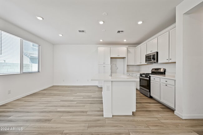 Building Photo - 4816 S Ferric