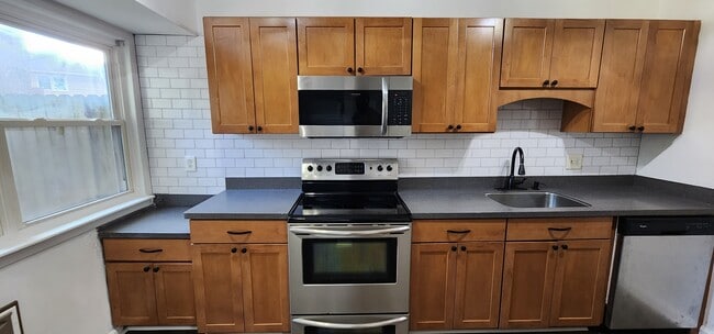 Kitchen - 5620 Colter Ct