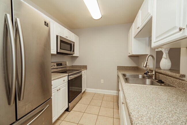 Building Photo - 526 Wingspan Way
