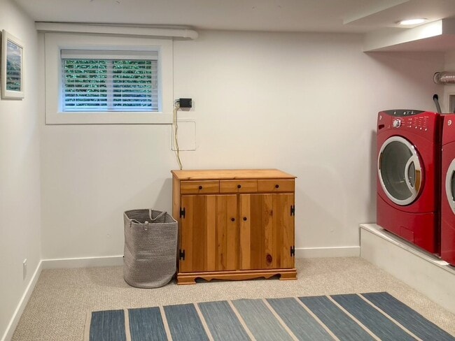 Building Photo - 5Bd/2Ba Seattle Home