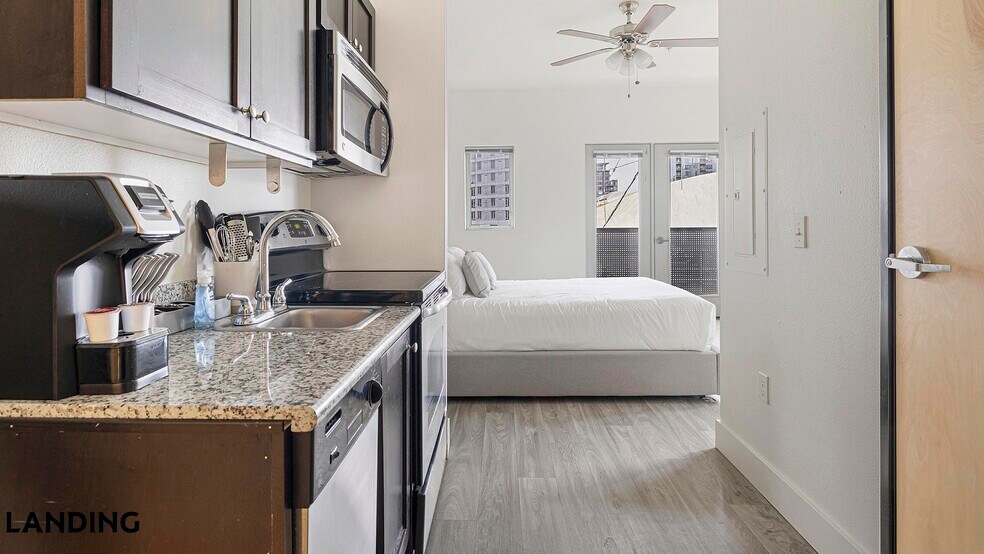 Building Photo - 1430 NW Pettygrove St