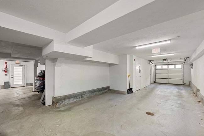 Building Photo - 205 W 8th St