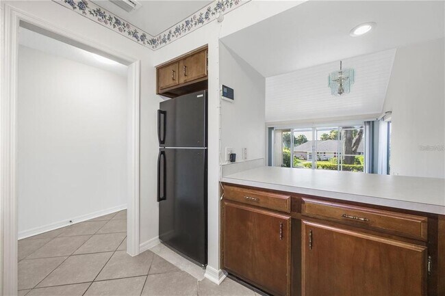 Building Photo - 1134 Villa Ln