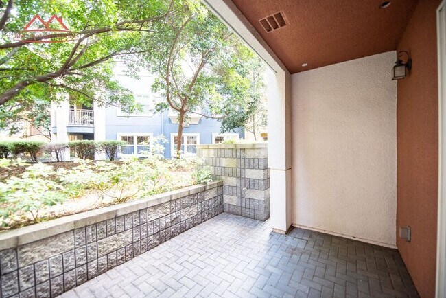 Building Photo - 809 Auzerais Ave