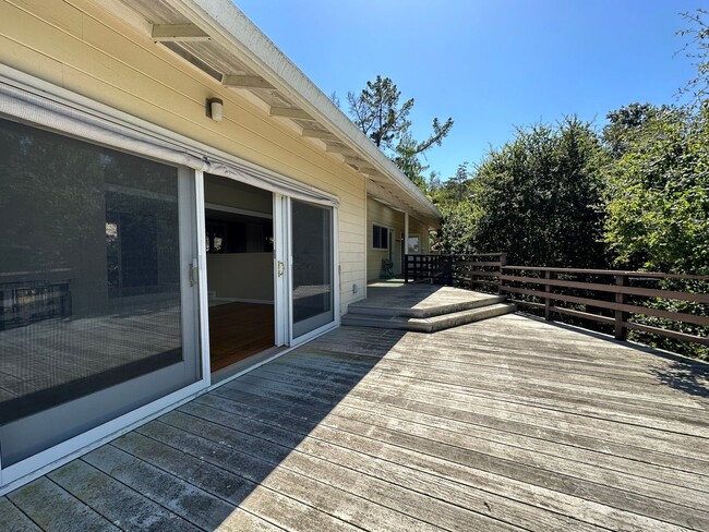 Building Photo - Fabulous LAH home, close town location, sp...
