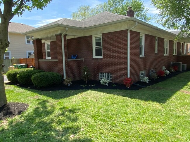 Building Photo - 1060 Winton Ave