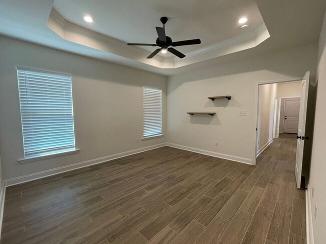Building Photo - 3 Bedroom, 2 bathroom in Twin Beech Estate...