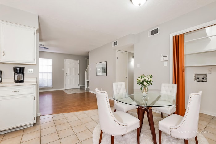 Building Photo - 104 Willow Grove Rd