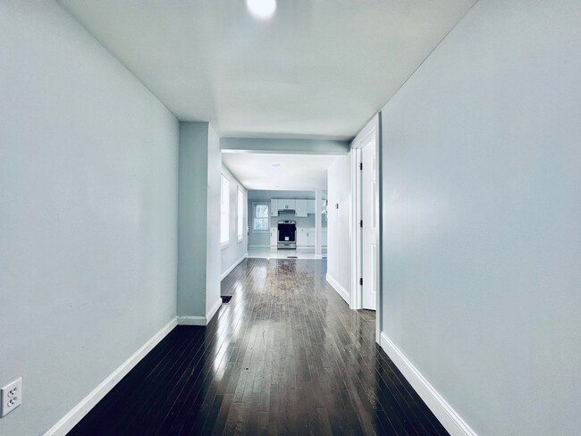 Building Photo - 10 Kensington St