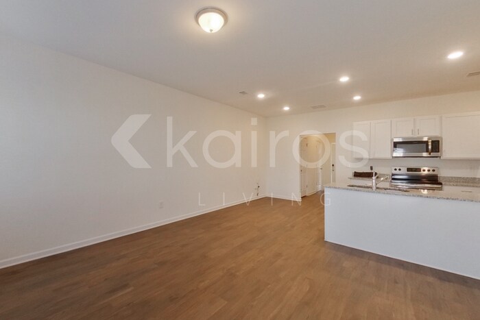 Building Photo - 226 Long Is Dr