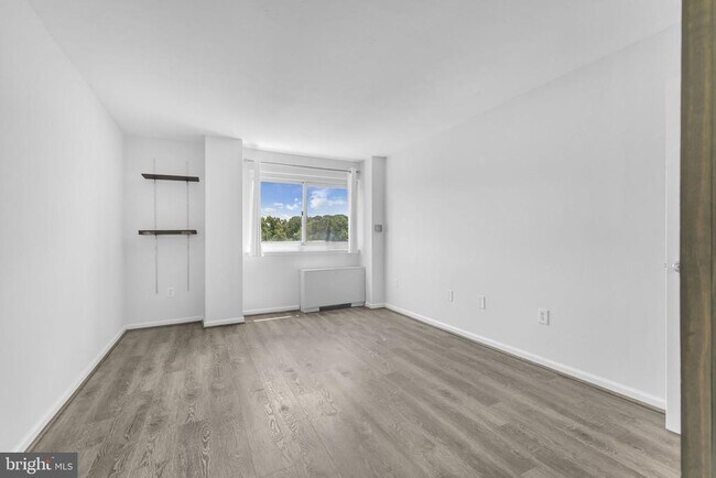 Building Photo - 1225 Martha Custis Dr