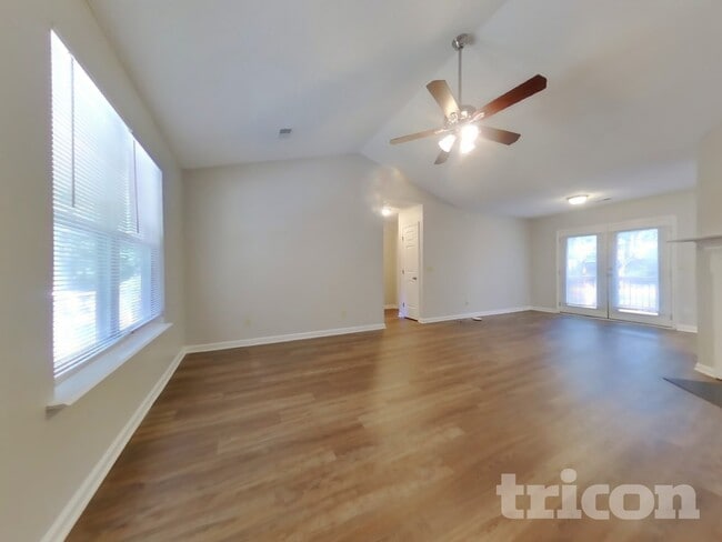 Building Photo - 14 Iron Spot Cir