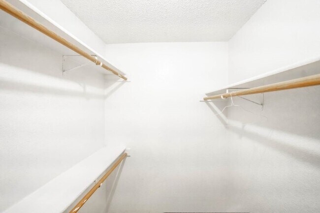 Building Photo - 1811 San Rafael St