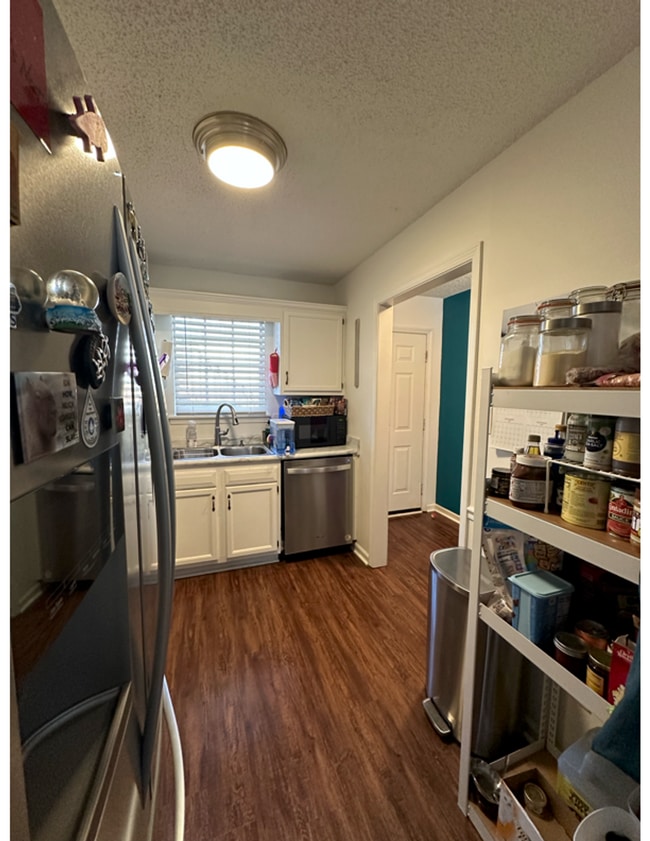 Building Photo - 2 bedroom condo across from UGA's Health and Science campus pre lease