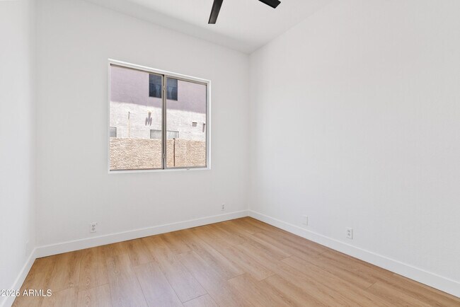 Building Photo - 2912 N 114th Dr