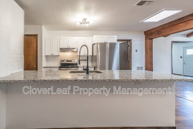 Building Photo - 3503 Clearfield Dr