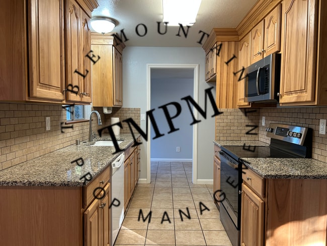 Building Photo - 120 Bessie Ln