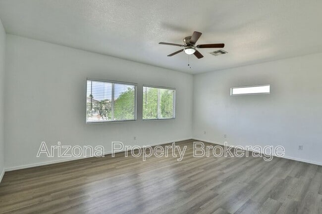Building Photo - 13264 W Ventura St
