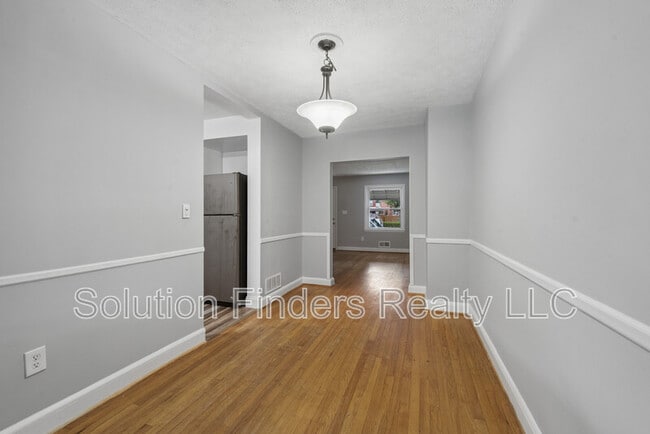 Building Photo - 2110 Coralthorn Rd