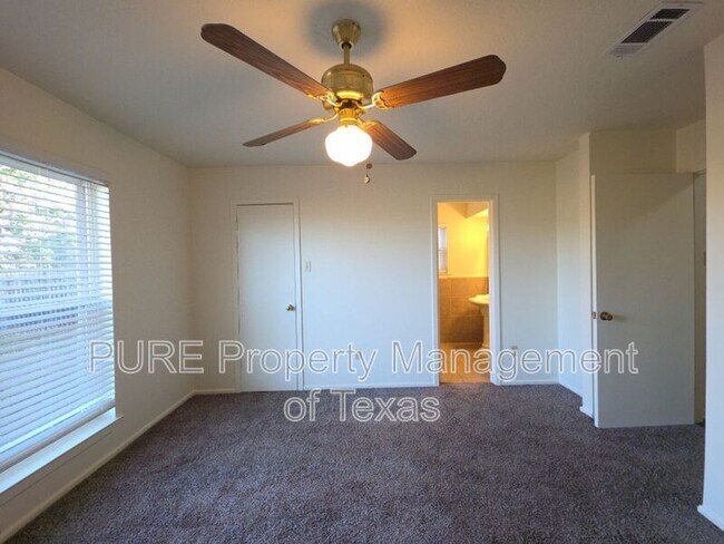 Building Photo - 304 McClendon Dr