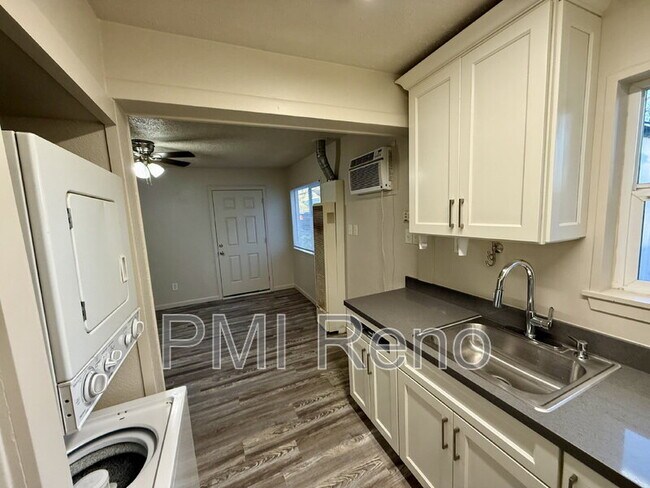 Building Photo - 1931 1/2 Valley Rd