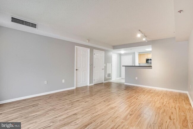 Building Photo - 2726 Gallows Rd