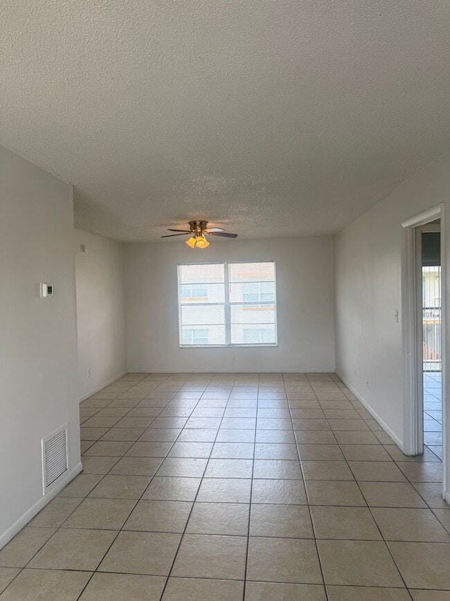 Building Photo - Condo in Essex Park Condo, Kissimmee