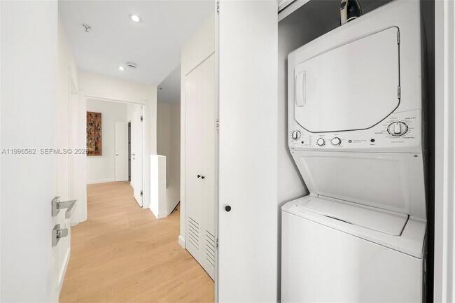 Building Photo - 600 76th St