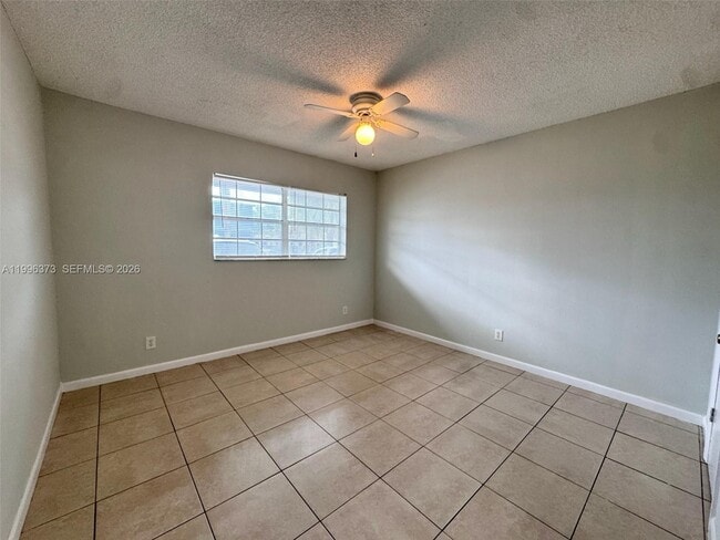 Building Photo - 990 Phippen Waiters Rd