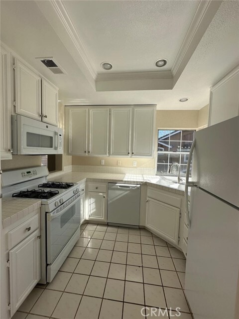 Building Photo - 170 Matisse Cir