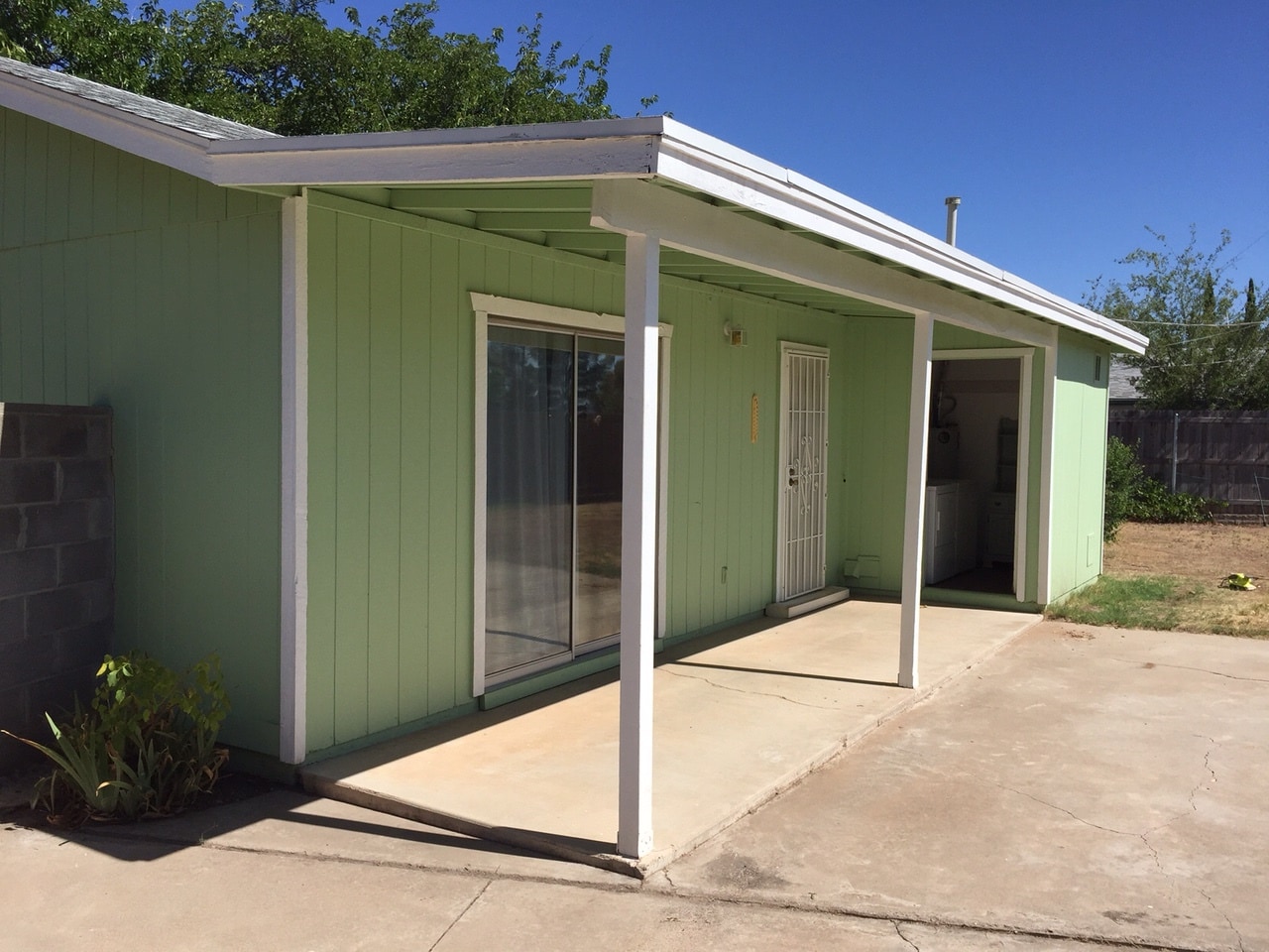 Building Photo - 1033 S 5th St